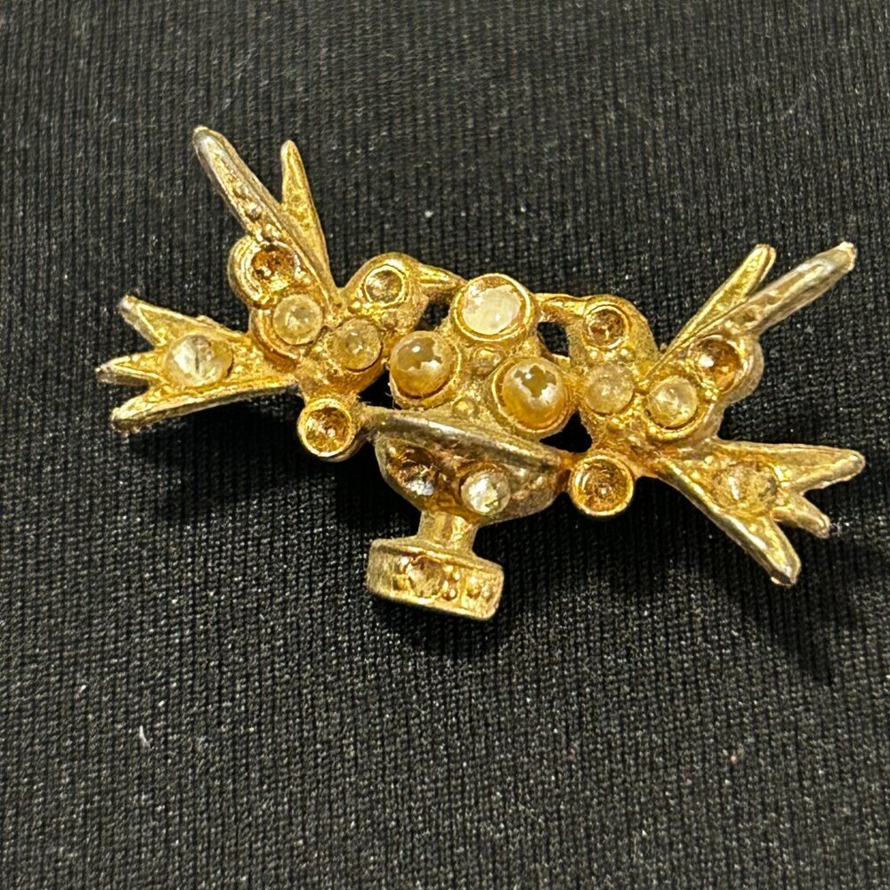 Vintage Rhinestone Birdbath Brooch